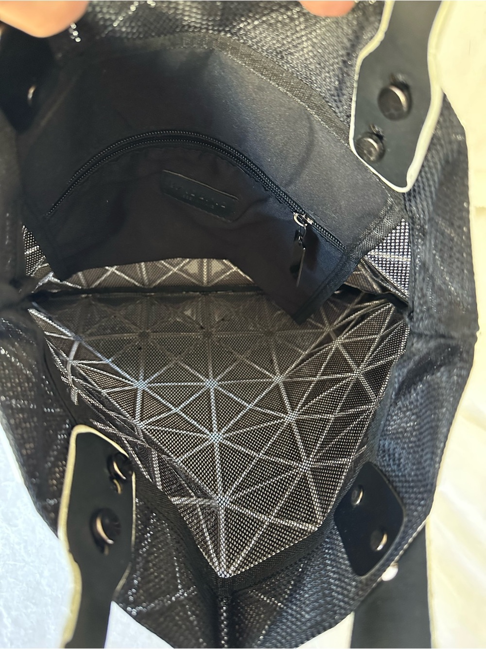 BAO BAO Issey Miyake white and black prism tote 13x13 adjustable handles - Picture 10 of 17